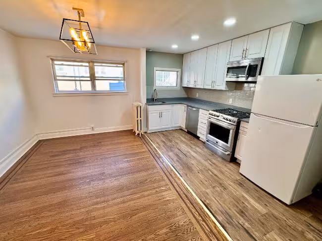 property at 7111 Greenwood Ave