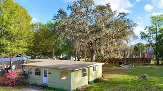 18274 SE 22nd Pl in Silver Springs, FL - Building Photo