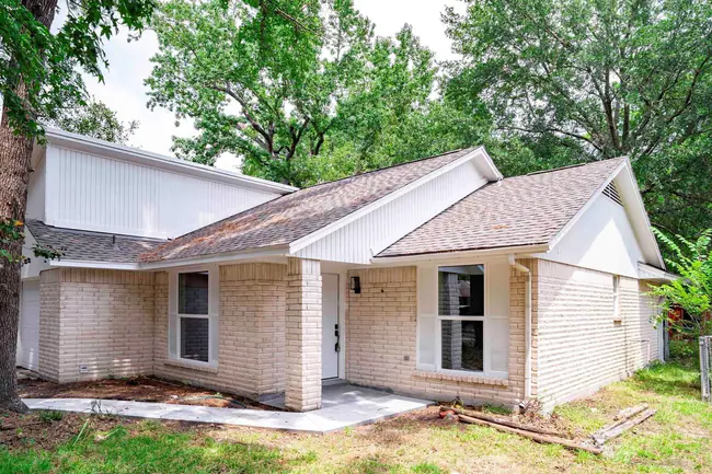property at 9214 Woodland Oaks Dr