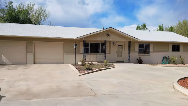 property at 1613 Grand Ave