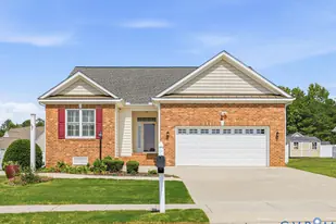 6613 St Laurence Dr in Prince George, VA - Building Photo