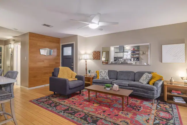 2906 Westhill Dr