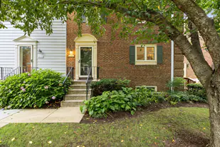 4880 Chevy Chase Dr in Bethesda, MD - Building Photo