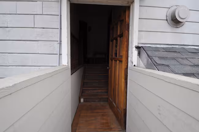 property at 306-308 W Mission St