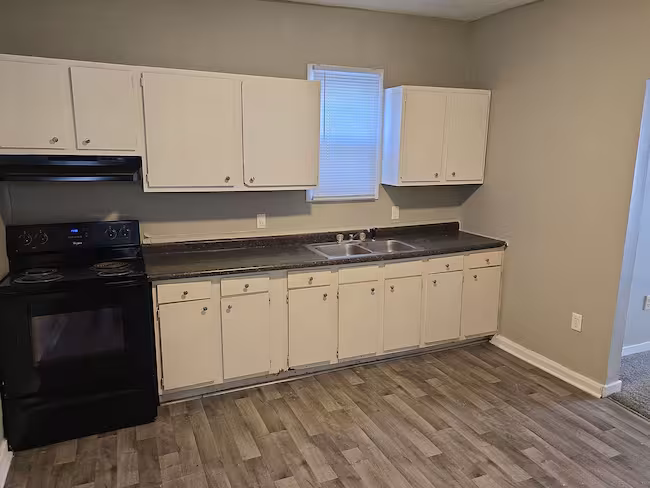 property at 320 E 9th St