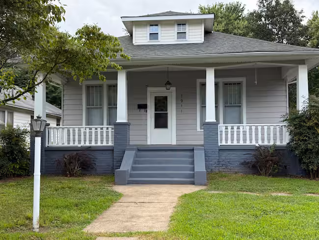 property at 1911 Jackson St