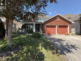 1111 Lichen Ave in Ottawa, ON - Building Photo