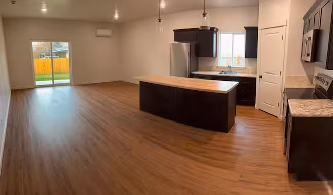 property at 504 S 5th St