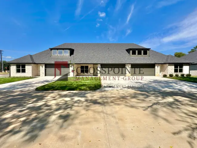 property at 2408 Henshaw Crk Dr