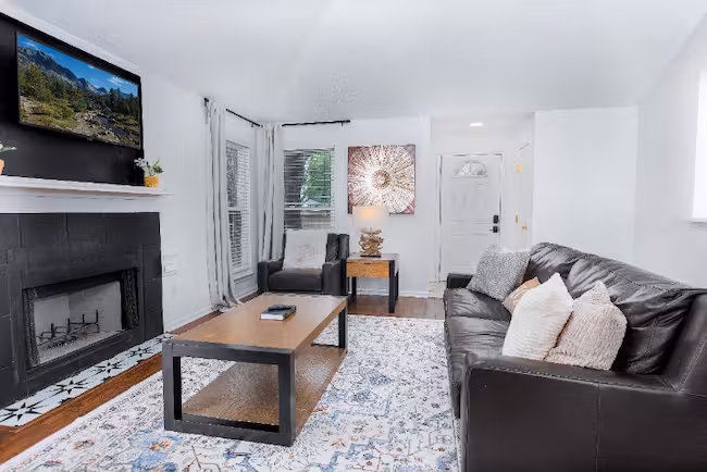 property at 817 Saunders Dr