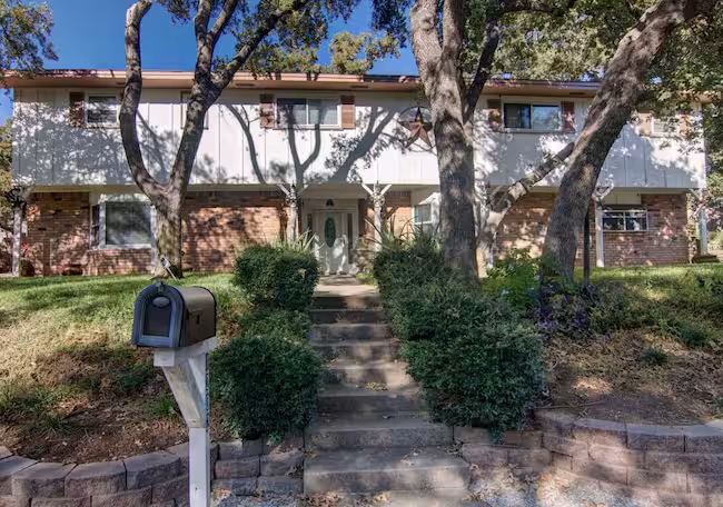 property at 1202 Tanglewood Trail