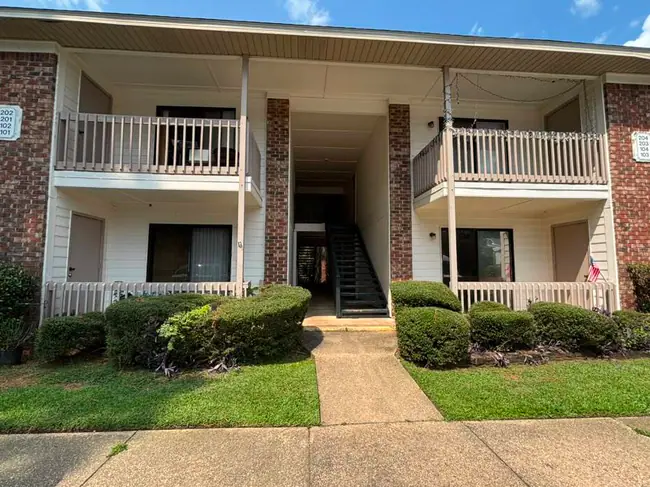 property at 1250 Henckley Ave