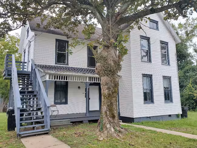 property at 404 N M.L.K. junior Dr