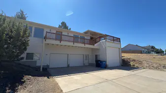 3405 SW Hillcrest Dr in Redmond, OR - Building Photo