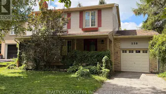 236 Hibiscus Ct in Newmarket, ON - Building Photo