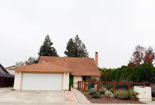 950 Pembroke Way in Dixon, CA - Building Photo