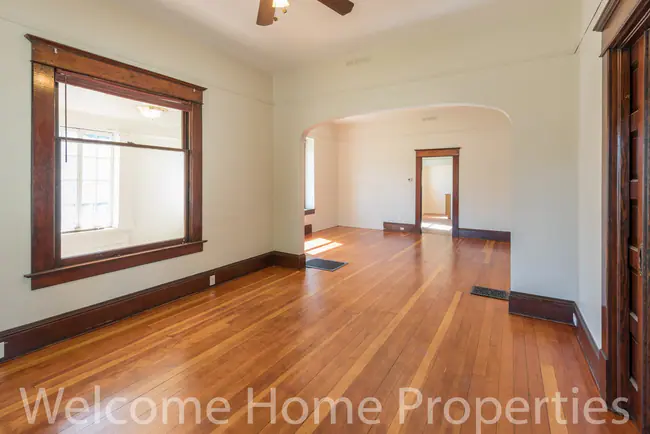property at 1125 W Pine St