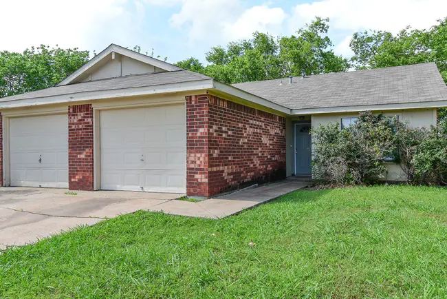 property at 3910 Peperport Dr