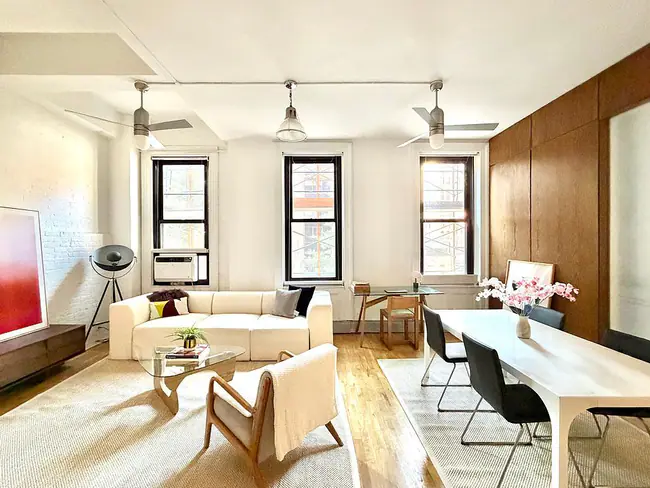 property at 250 Mercer St