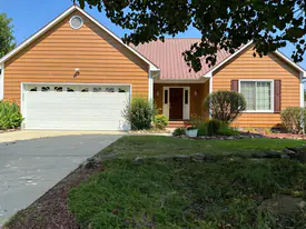 1611 Majesty Dr in Burlington, NC - Building Photo