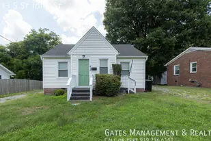 413 S St John St in Burlington, NC - Building Photo